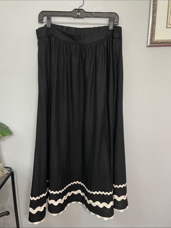 ON 34th Dresses & Skirts - Alix Friedberg Black/Cream Maxi Ric Rac Applique Skirt L